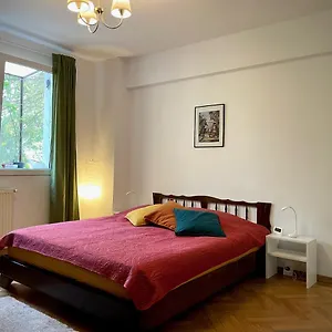 Mayahouse , Bucarest Rumanía